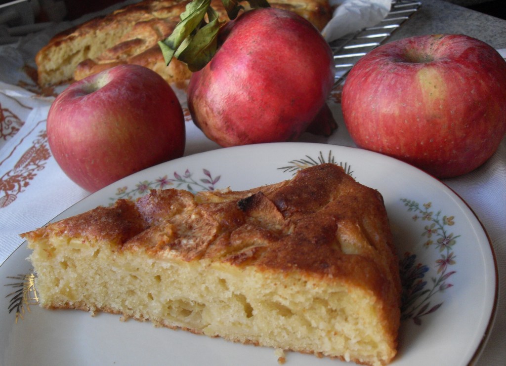Mascarpone and apple&nbsp;cake