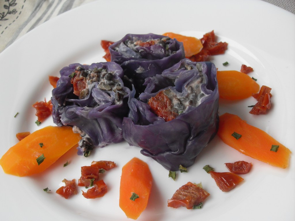 Red cabbage vegetarian sushi rolls – 2 recipes for&nbsp;1!