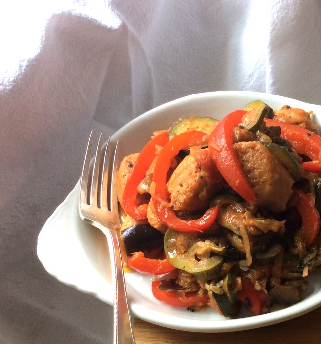 Vegetable fricandò with plant-based&nbsp;sausages